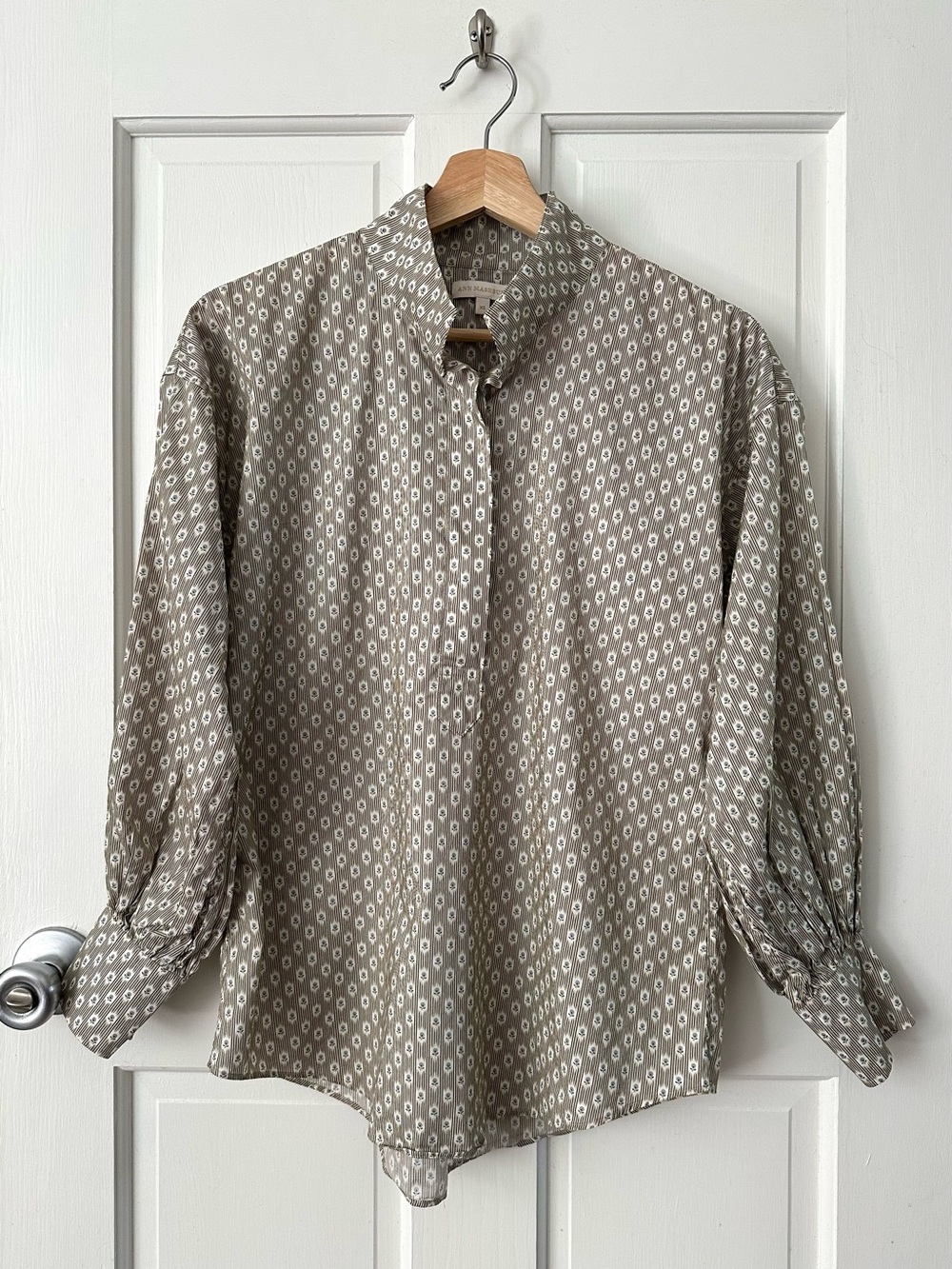 Ann Mashburn Anaya Popover Shirt Ratti Taupe Blue Floral Stripe Poplin XS